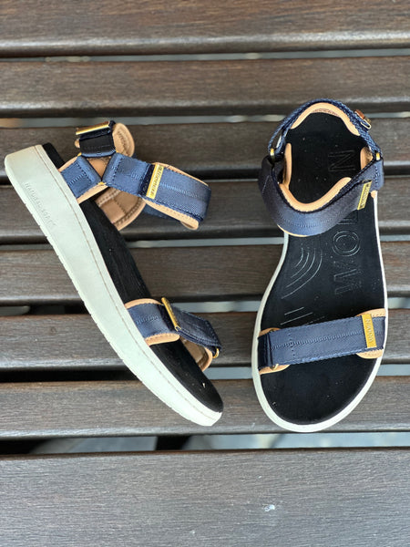 WODEN Line sandal dark navy – Mastri