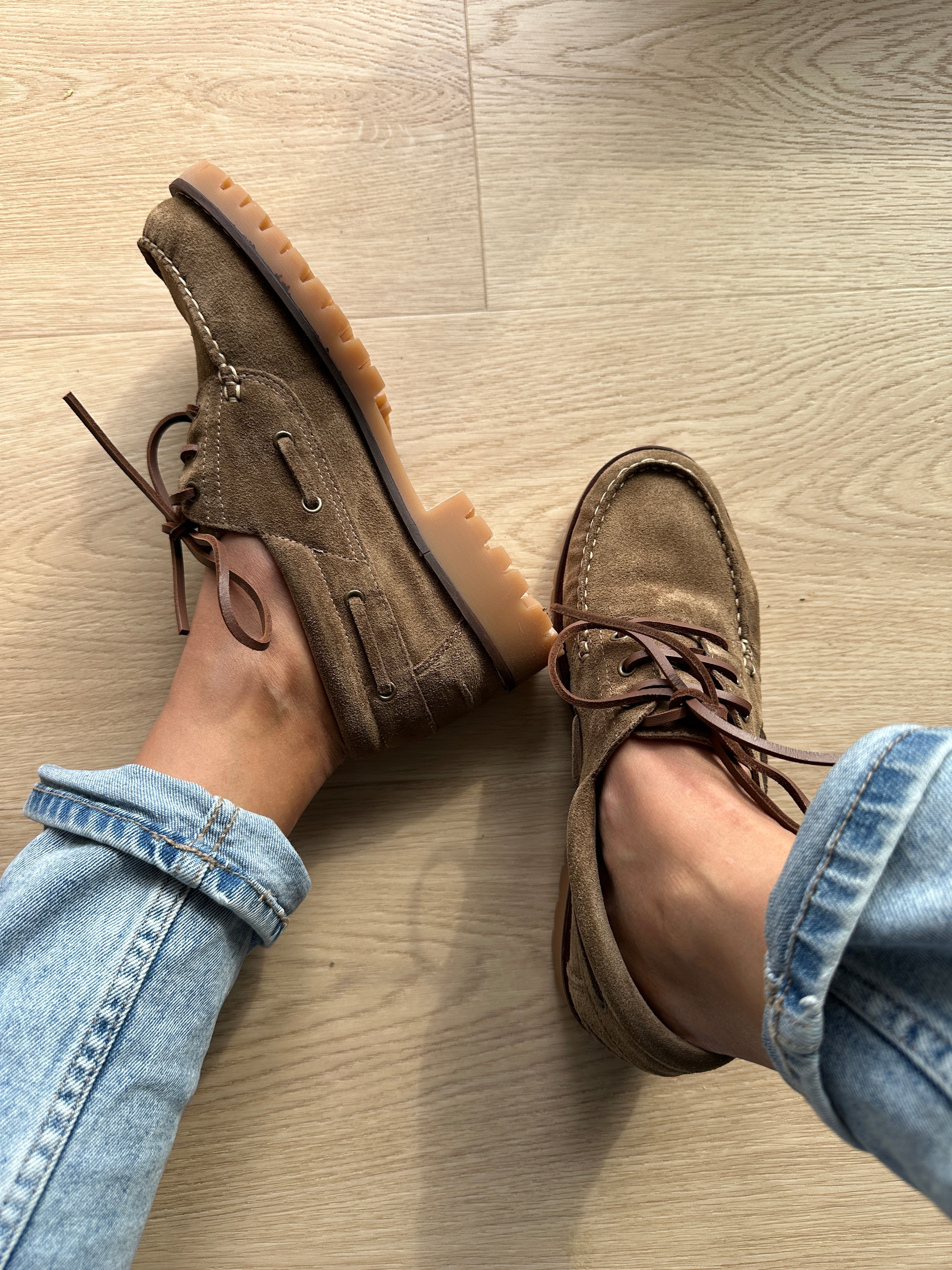 Sådan styler du klassiske boat shoes til kvinder – året rundt ⚓️