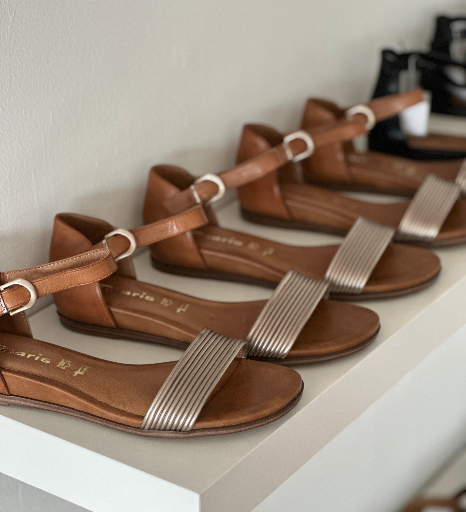 Tamaris sandal 28110 cognac